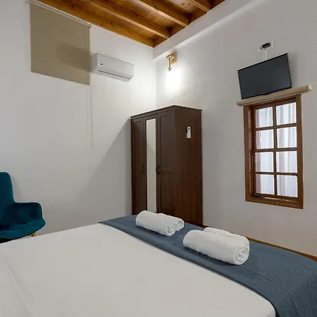 Апартаменти Rustic Self-inn Rhodes City