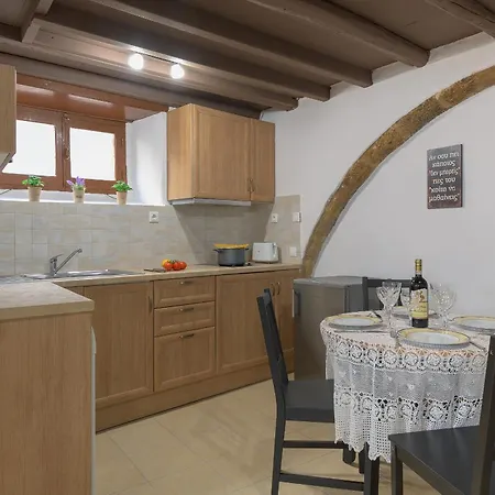 Апартаменти Rustic Self-inn *