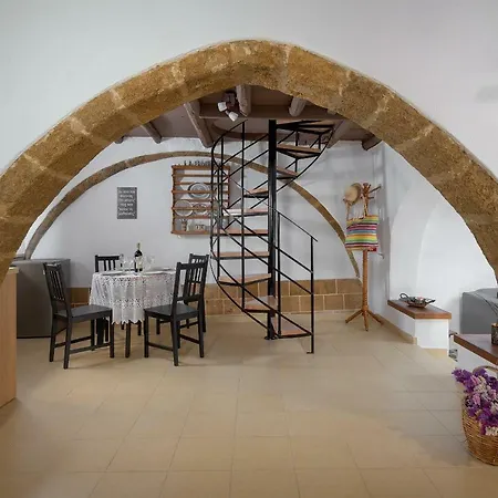 Rustic Self-inn * Rhodes City