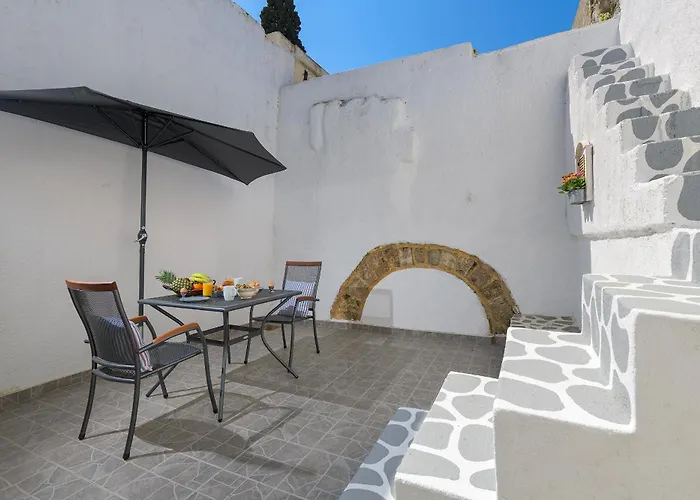 Rustic Self-inn Rhodes City