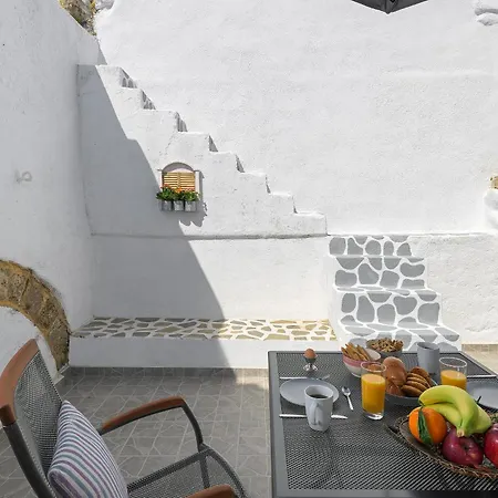 Rustic Self-inn Rhodes City