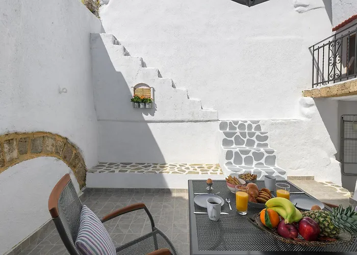 Rustic Self-inn Rhodes City